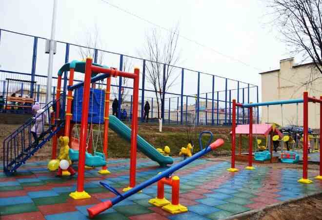 Алматылықтар балалар алаңының жағдайына шағымданды
