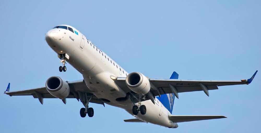Самолет Air Astana подал сигналы бедствия