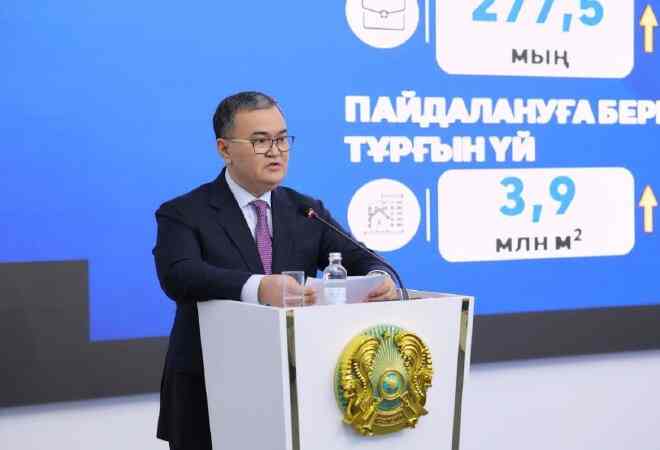 Женис Касымбек пообещал в январе переселить жителей аварийного дома в районе аэропорта