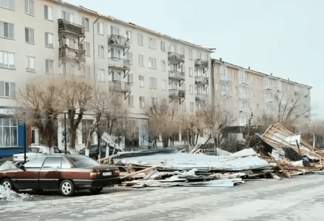 Ураган в Жанатасе: в акимате Жамбылской области сообщили о режиме ЧС и ремонте 12 домов