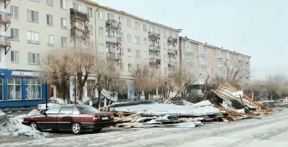 Жаңатастағы дауыл: Жамбыл облысы әкімдігі ТЖ режимі мен 12 үйді жөндеу туралы хабарлады