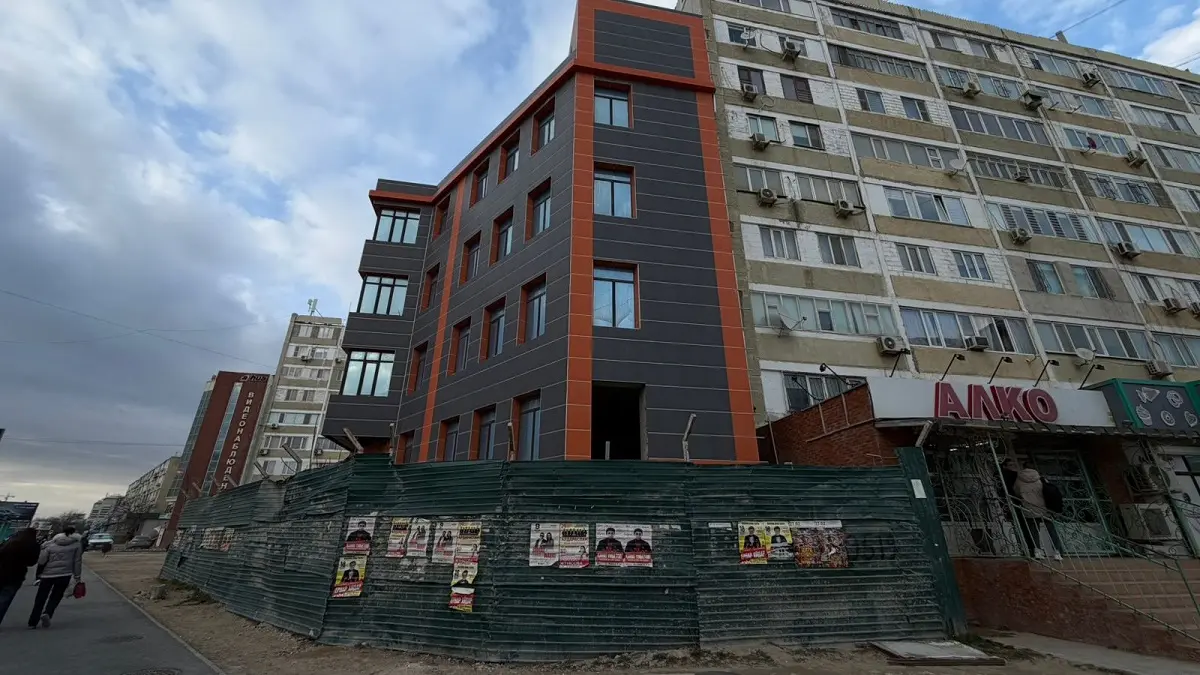 Долгострой рядом с акиматом в Актау не признали проблемным