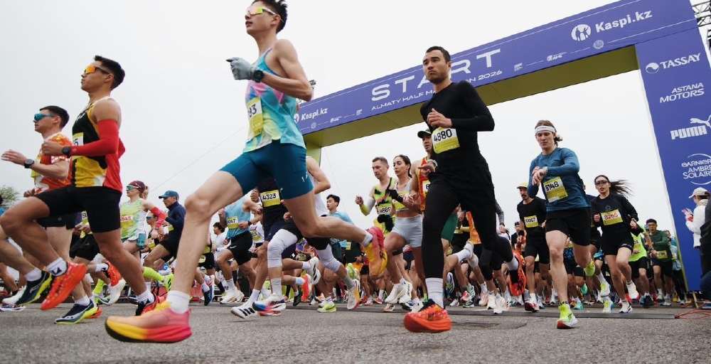 Almaty Half Marathon 44 елден 10 000-нан астам қатысушыны біріктіріп, "Таза Қазақстан" акциясымен үндесті