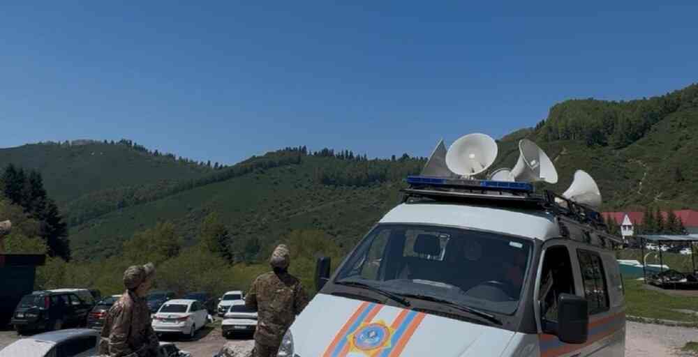 Алматы тауларында өрт қаупі күшейіп, құтқарушылар тұрғындарға төрт ережені ескертті