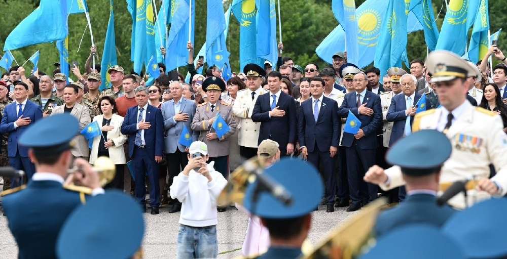 Алматыда Мемлекеттік рәміздер күніне орай Мемлекеттік Ту салтанатты түрде көтерілді