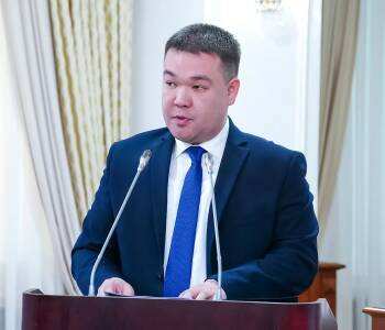 Қазақстан көрші елдерден келетін көліктерге шектеу енгізді