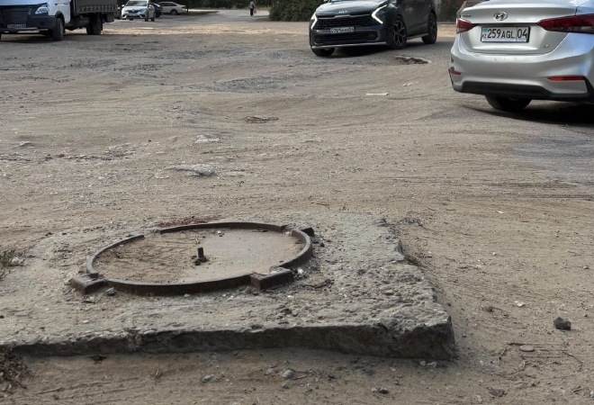 В Актобе жители просят благоустроить подъезд к детскому саду 